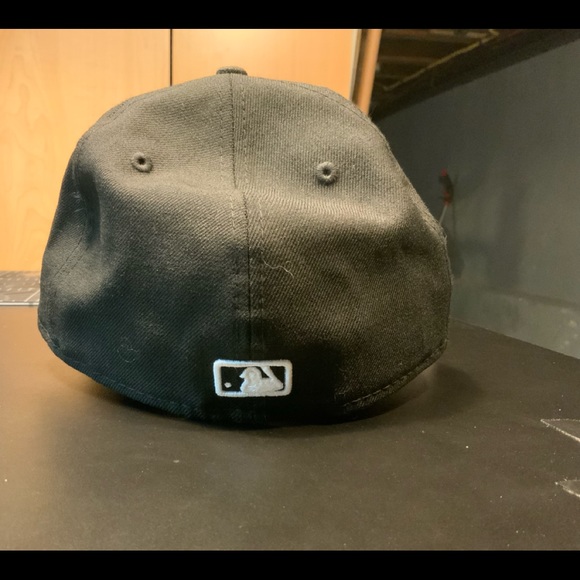 BOSTON BASEBALL CAP GENUINE BLACK WOOL SIZE 7 3/8 - Picture 2 of 4